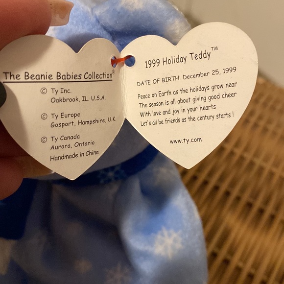 Ty beanie baby “holiday teddy” 1999 retired - Picture 3 of 4